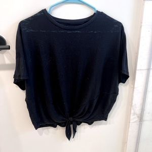 Lululemon crop black tee. Size 6